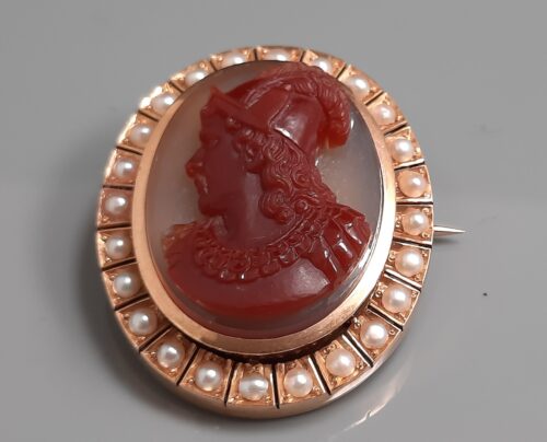 Pregadeira ouro amarelo camafeu pérola