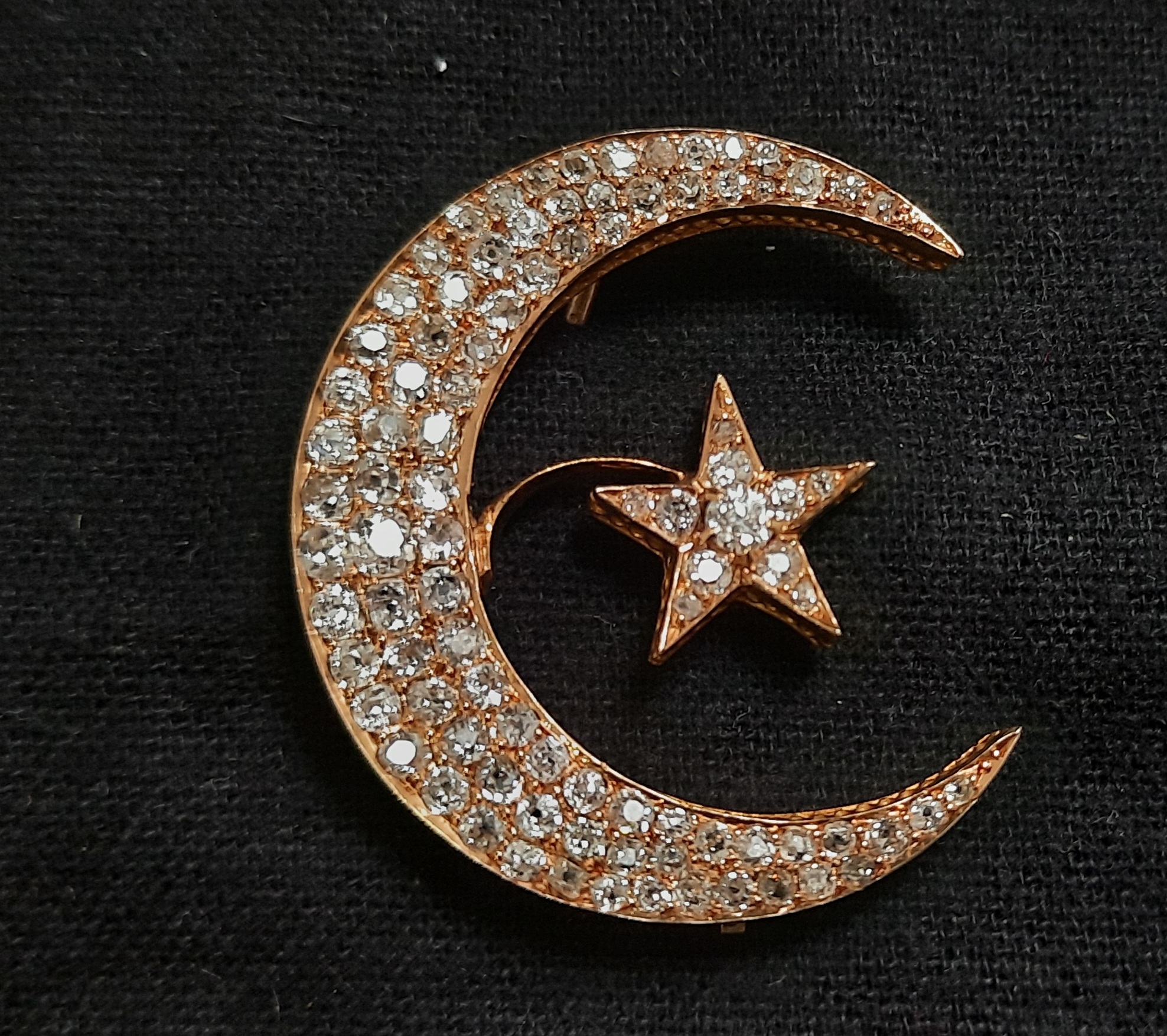 Pregadeira ouro amarelo diamante