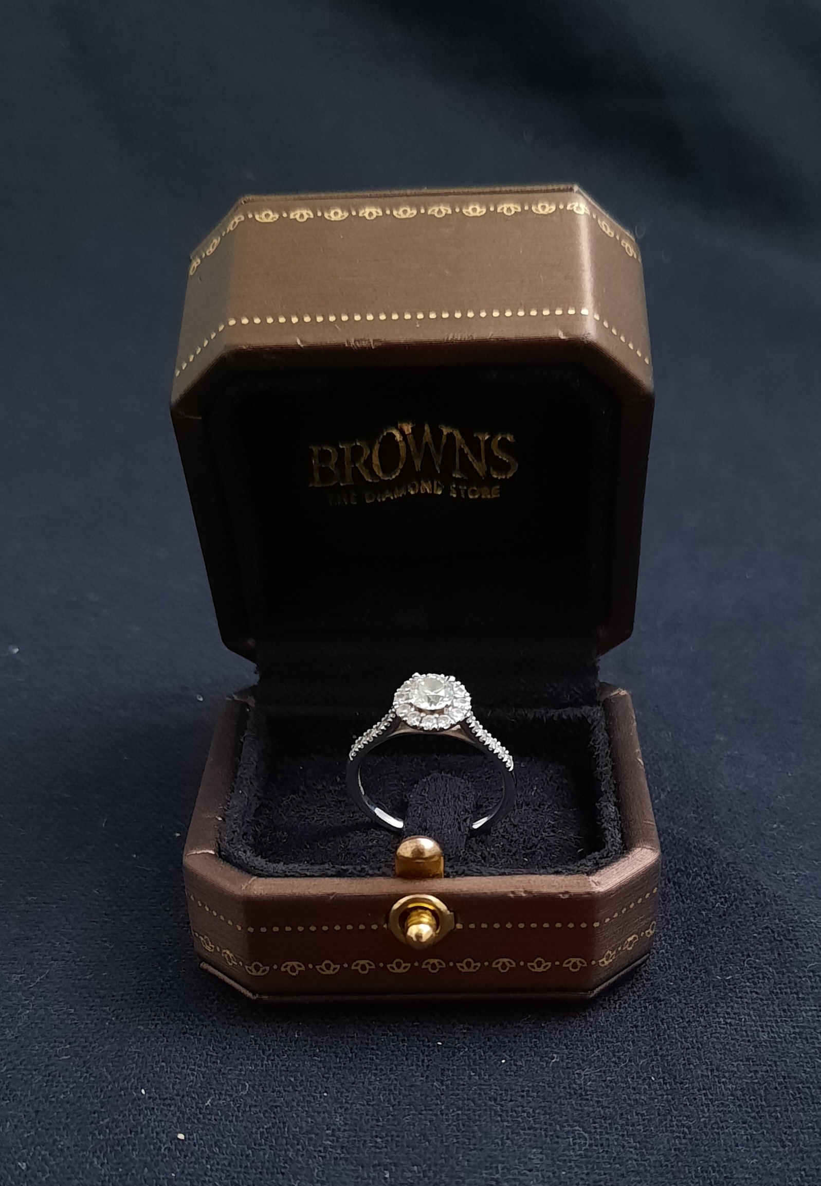 Anel ouro amarelo diamante Browns