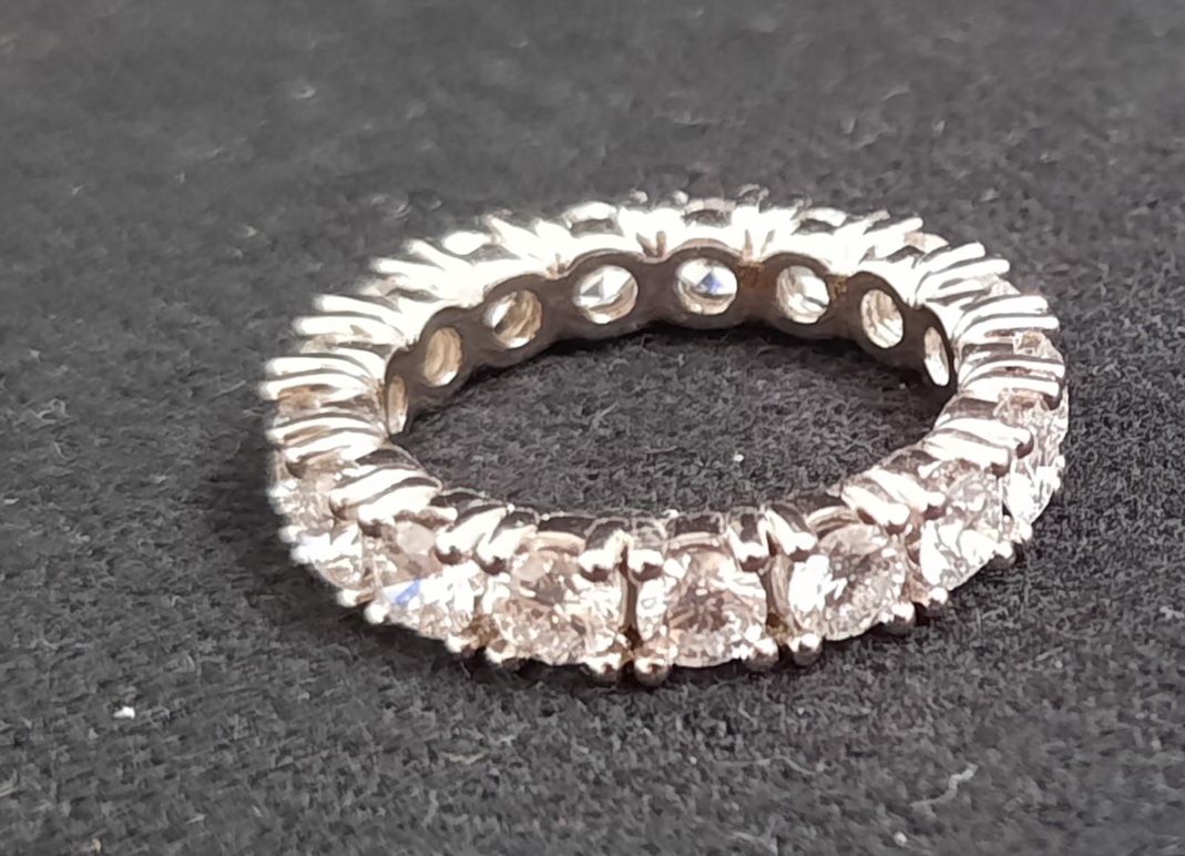 Aliança ouro branco diamante