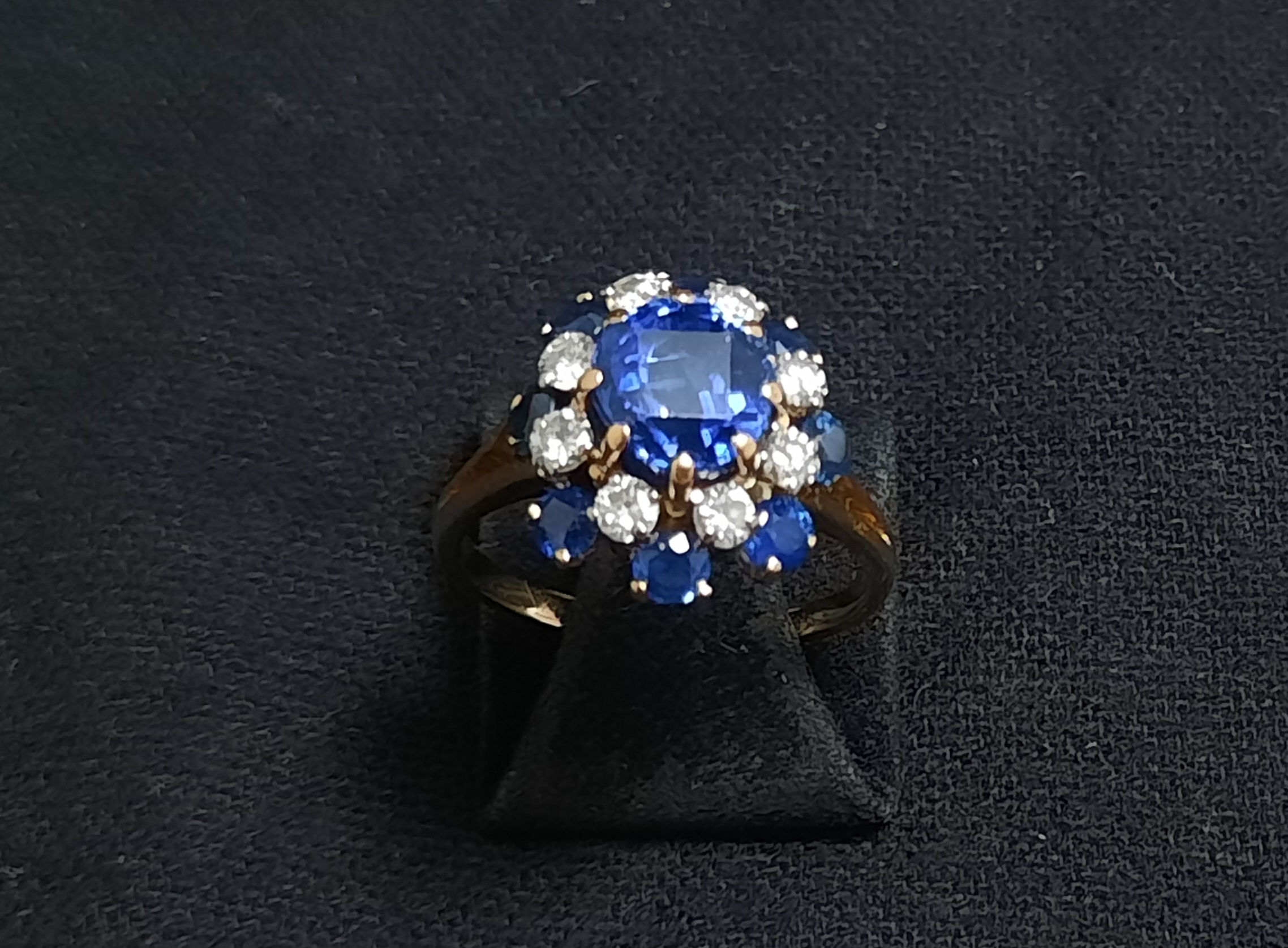 Anel ouro amarelo safira diamantes anos 40