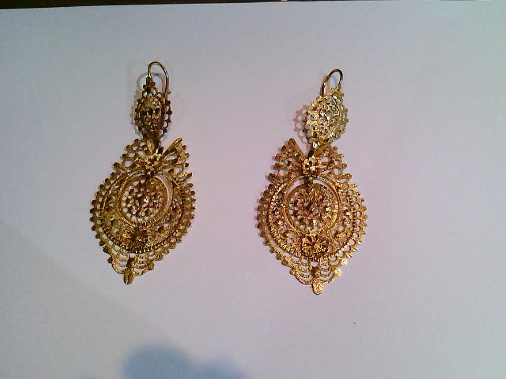 Brincos Rainha Ouro Amarelo